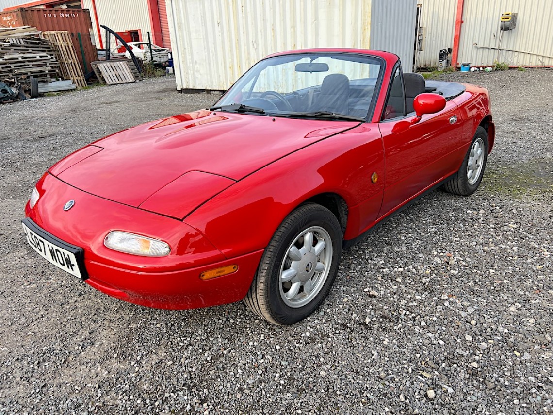 EBBRO「EUNOS ROADSTER RED 」 Mazda Eunos Roadster for sale at JDM EXPO